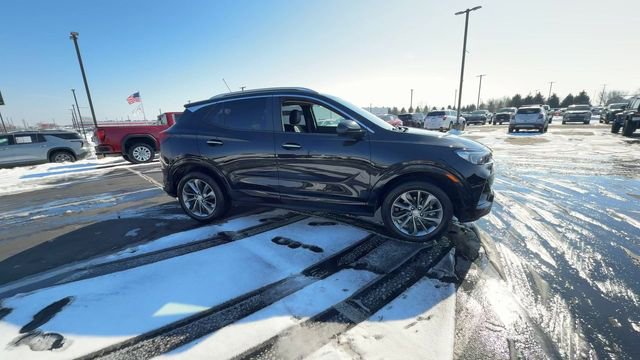 Used 2022 Buick Encore GX Select w/ Sport Touring Package image 9
