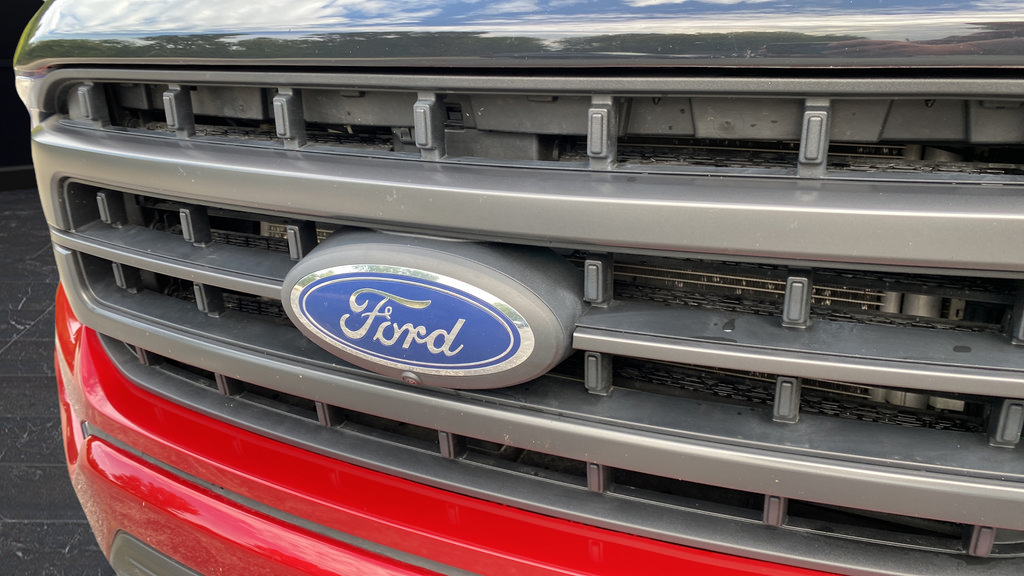 Used 2023 Ford F150 Lariat w/ FX4 Off-Road Package AWD/4WD image 50