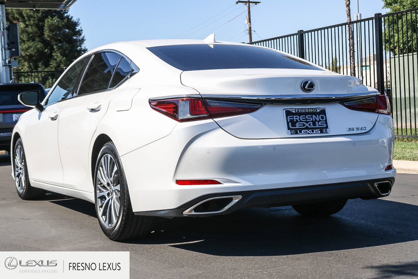 Used 2019 Lexus ES 350 w/ Premium Package FWD image 4