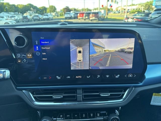 New 2025 Chevrolet Equinox EV LT w/ LPO, All-Weather Mat Package AWD/4WD image 12