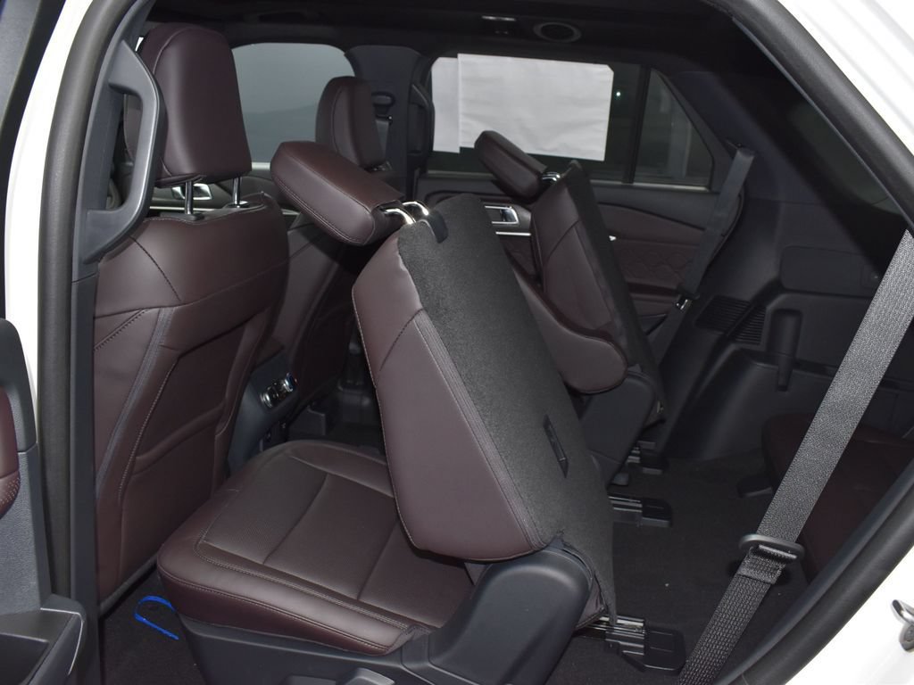 Used 2025 Ford Explorer Platinum w/ Ultimate Package RWD image 13