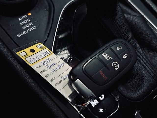 Used 2022 Jeep Cherokee Limited image 39