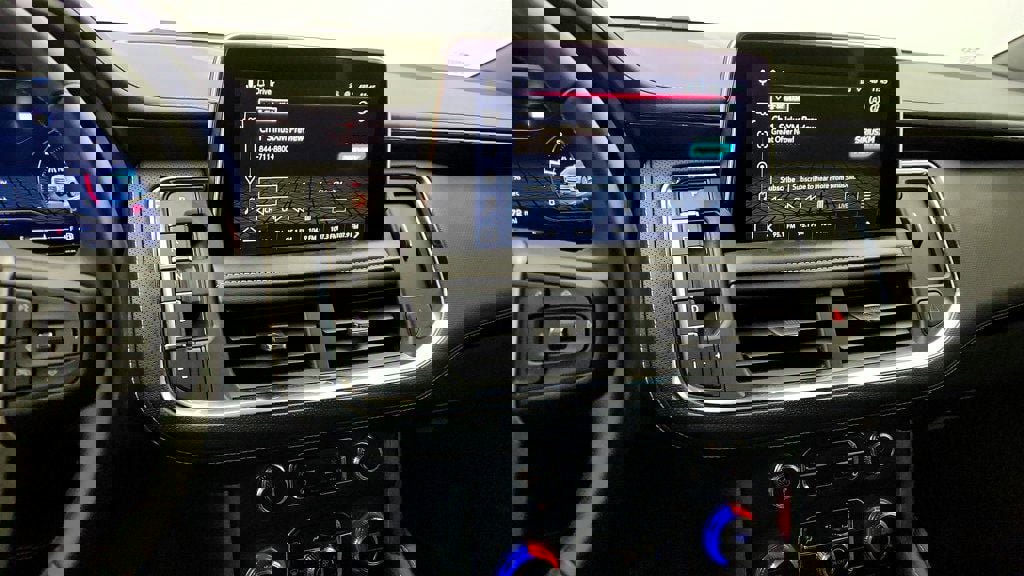 Used 2023 GMC Yukon SLT image 18