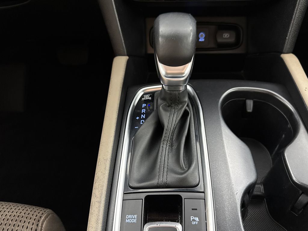 Used 2019 Hyundai Santa Fe SEL FWD image 18