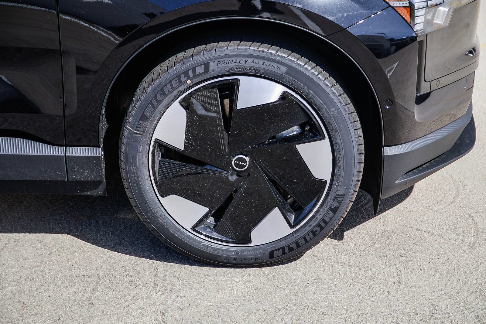 New 2026 Volvo EX30 Ultra AWD/4WD image 9