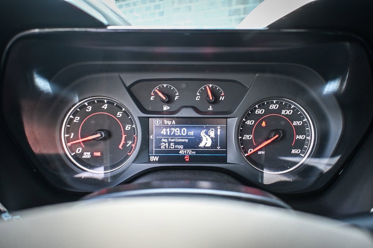 Used 2020 Chevrolet Camaro LT RWD image 11