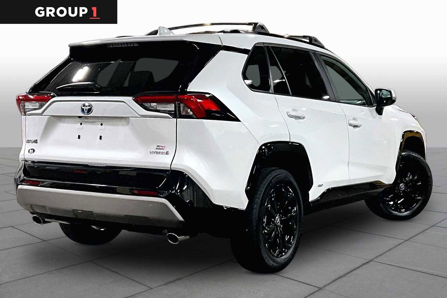 Used 2023 Toyota RAV4 SE w/ SE Grade Weather Package image 13