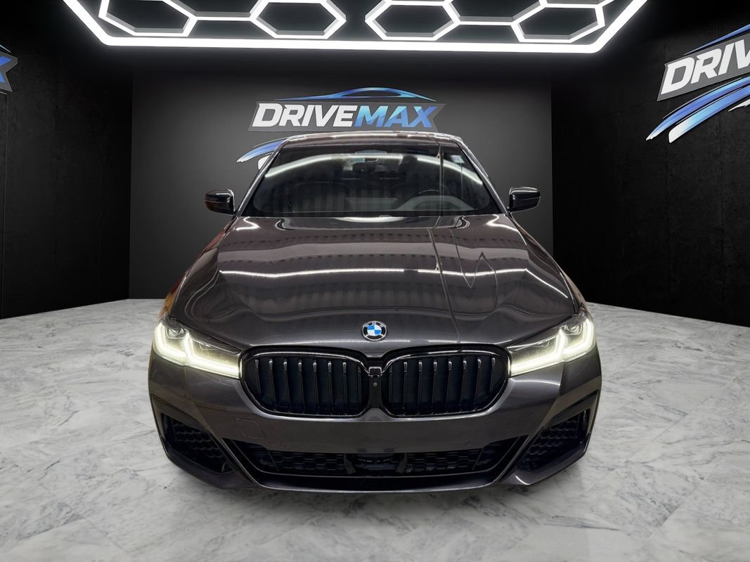 Used 2022 BMW M550i xDrive w/ Executive Package AWD/4WD image 2