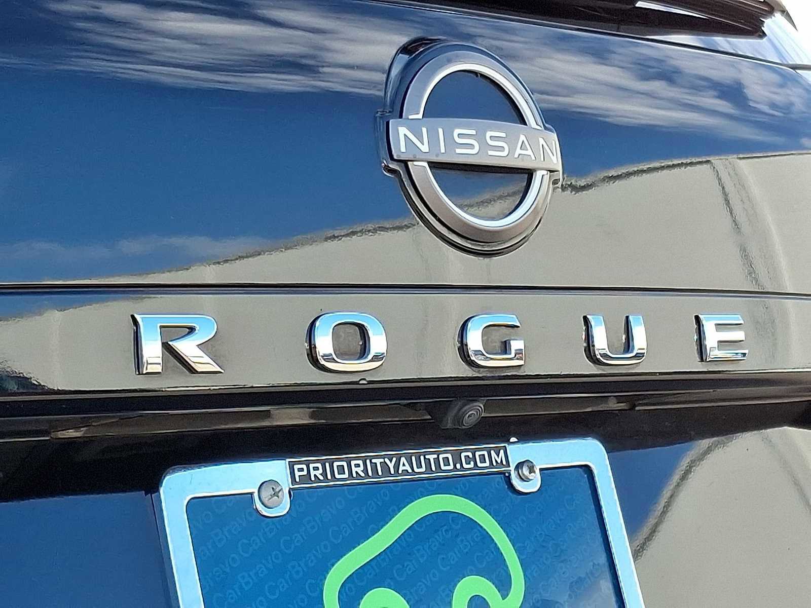 Used 2023 Nissan Rogue S image 36