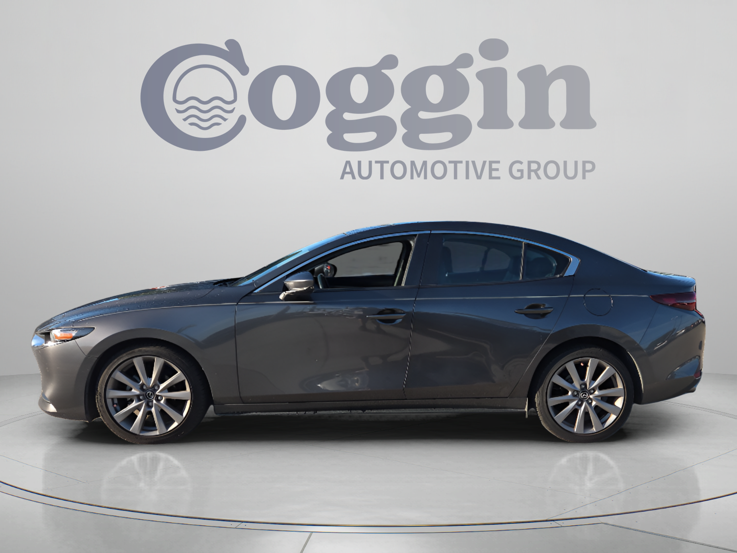Used 2021 MAZDA MAZDA3 s FWD image 2