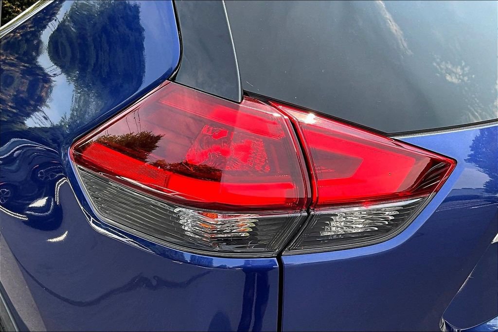 Used 2019 Nissan Rogue SV AWD/4WD image 20