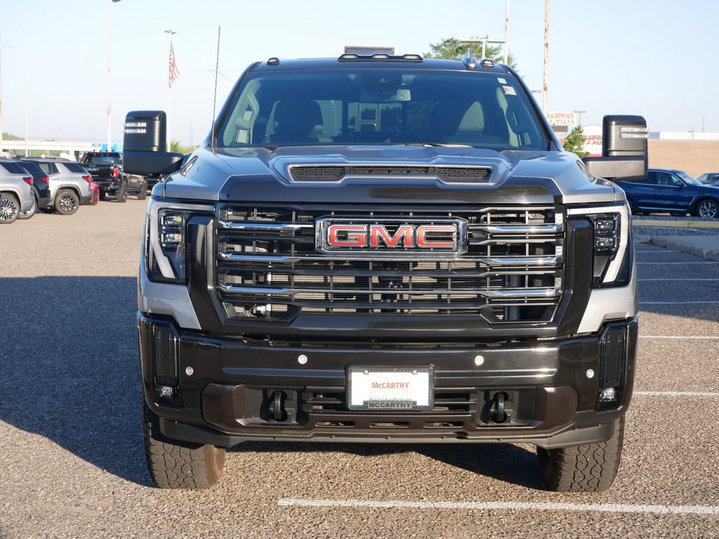 Used 2025 GMC Sierra 3500 SLT w/ SLT Premium Package AWD/4WD image 4
