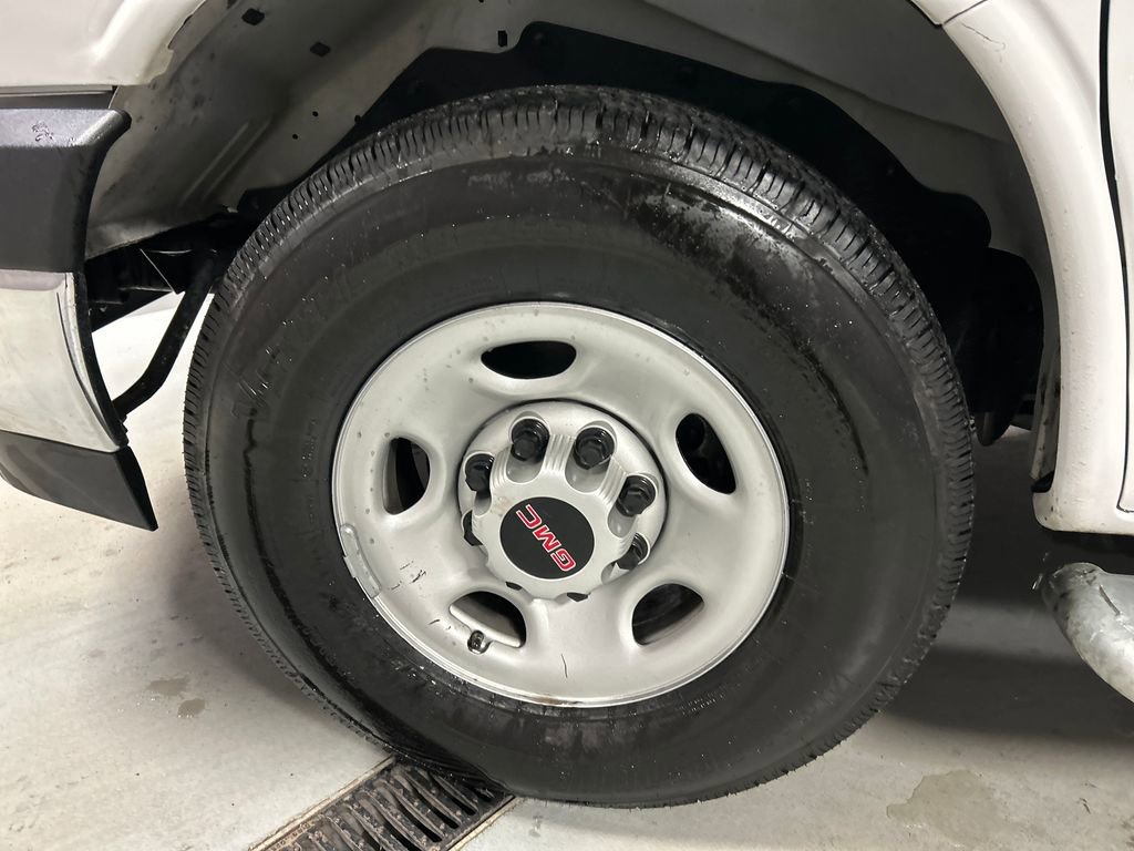 Used 2024 GMC Savana 2500 w/ Driver Convenience Package image 9