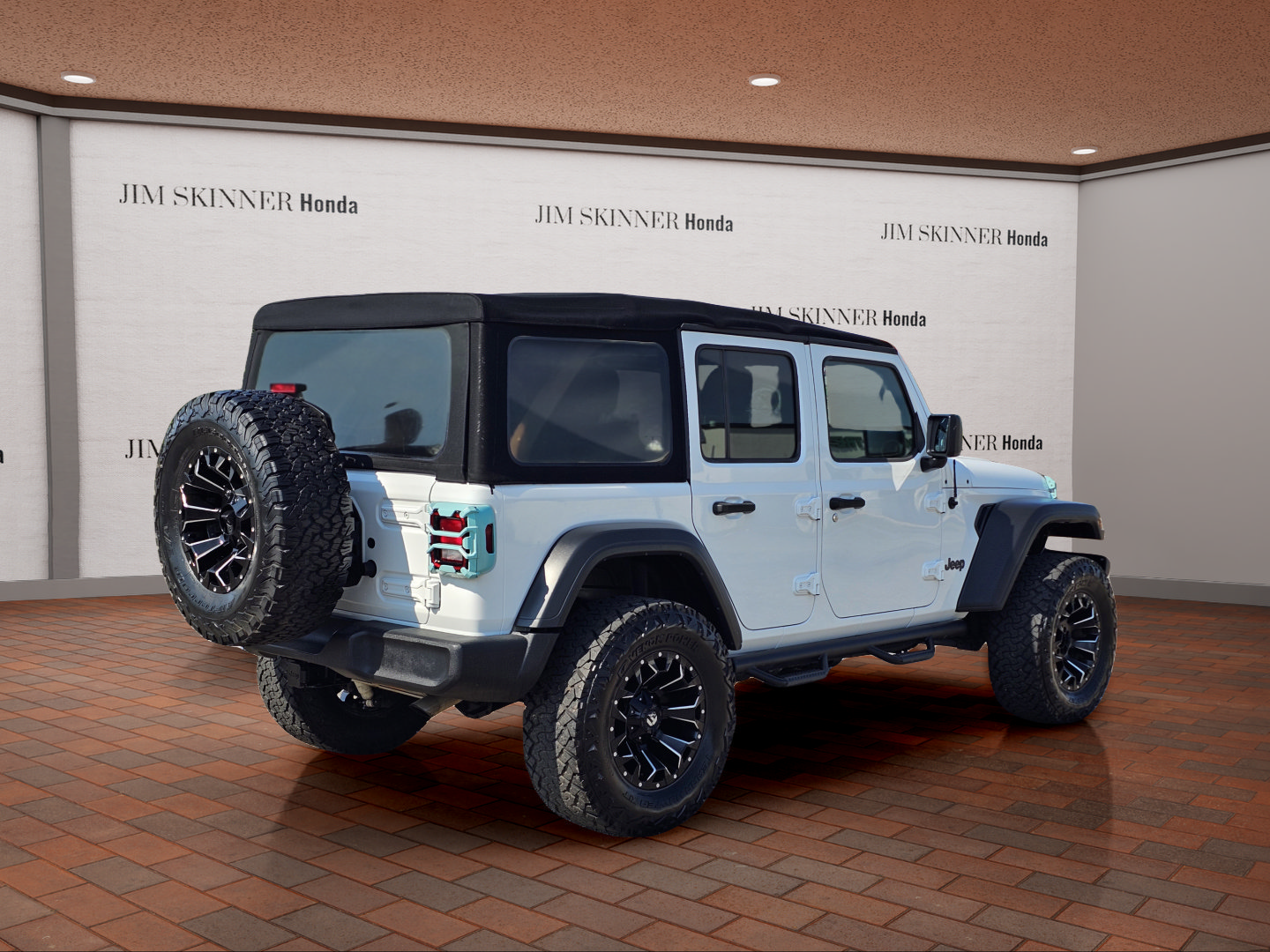 Used 2018 Jeep Wrangler Unlimited Sport S AWD/4WD image 8