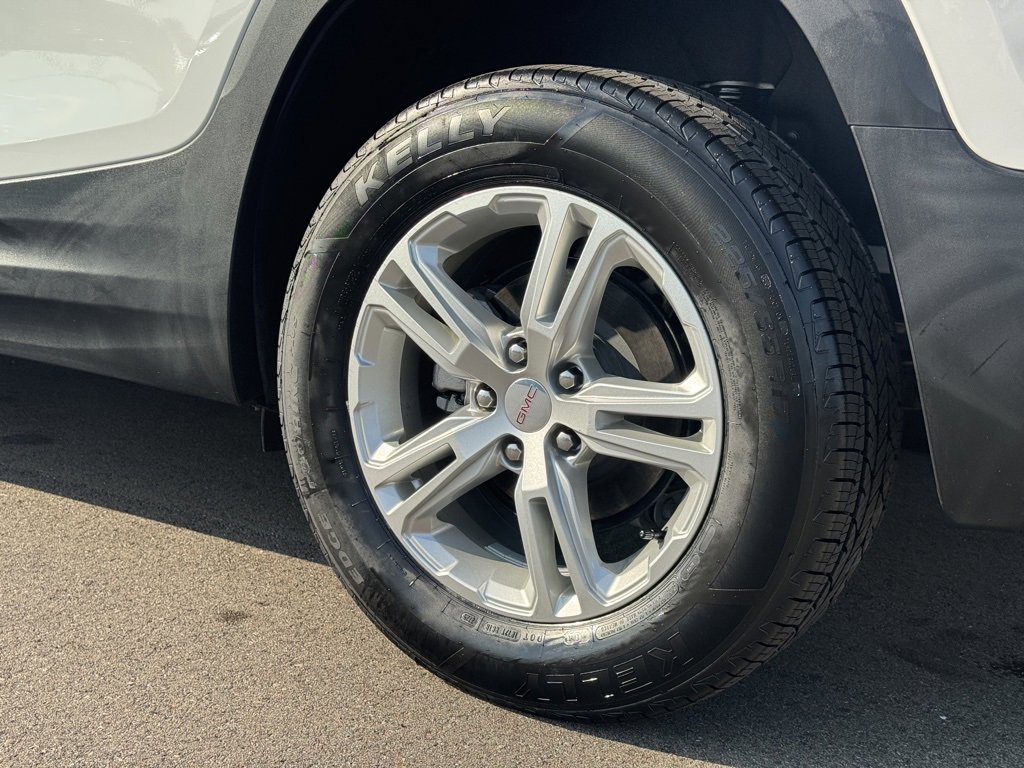 Used 2023 GMC Terrain SLE image 28