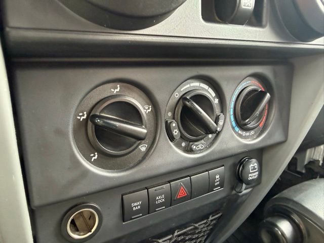 Used 2010 Jeep Wrangler Unlimited Rubicon w/ Dual Top Group AWD/4WD image 18