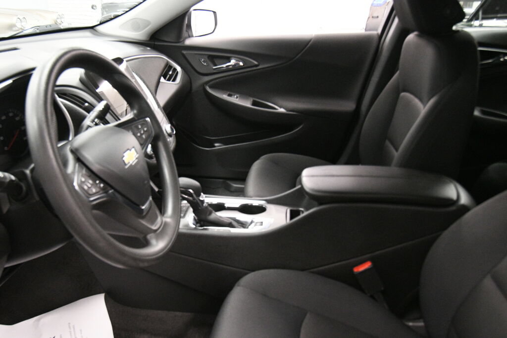 Used 2024 Chevrolet Malibu LT FWD image 18