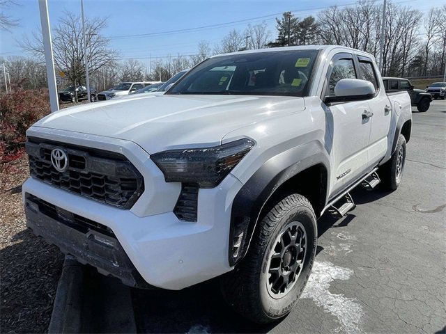 Used 2024 Toyota Tacoma TRD Off-Road w/ TRD Off Road Upgrade Package image 1