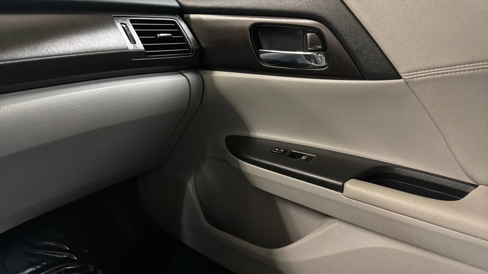 Used 2013 Honda Accord EX-L image 16