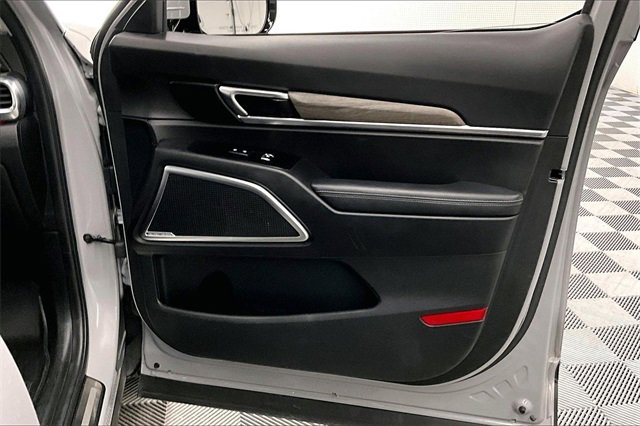 Used 2022 Kia Telluride SX w/ SX Prestige Package image 18