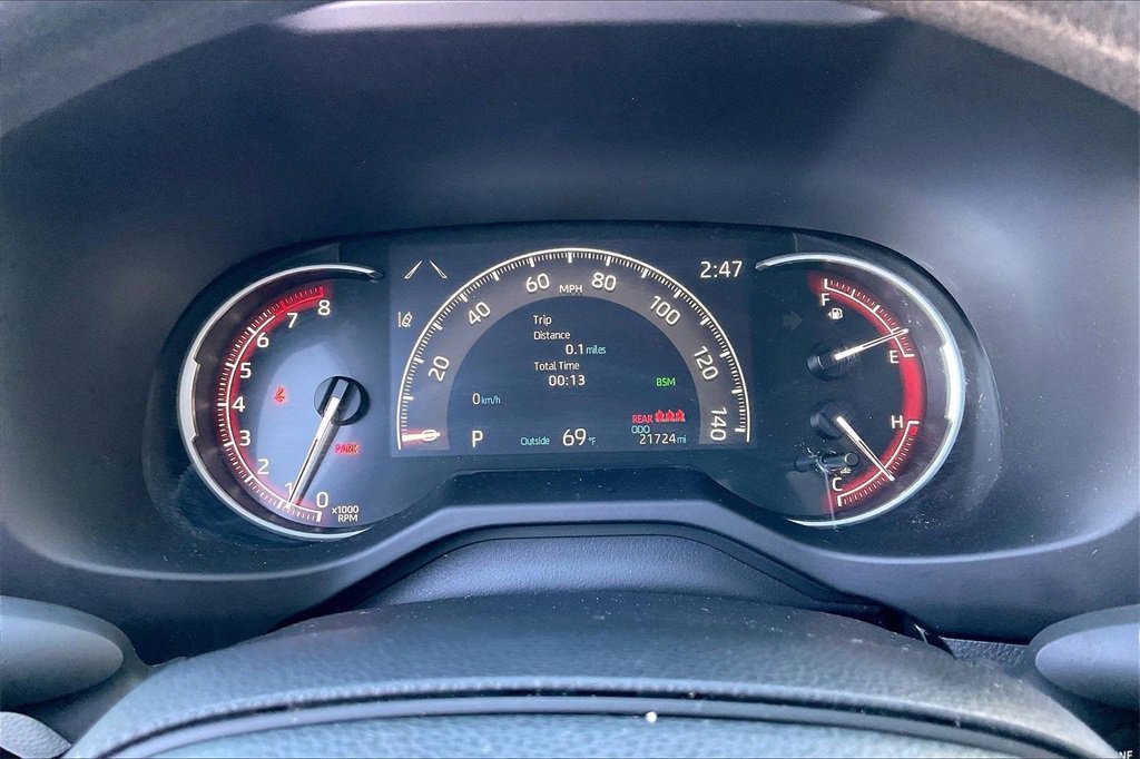 Used 2025 Toyota RAV4 XLE image 19