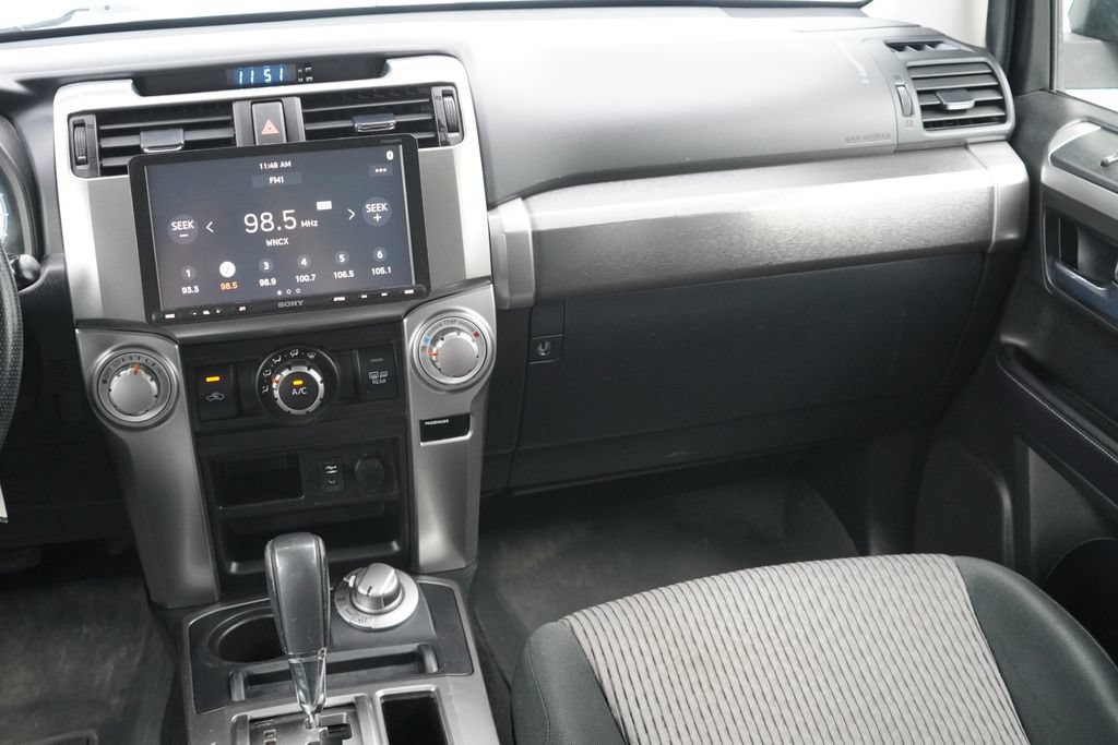 Used 2018 Toyota 4Runner SR5 AWD/4WD image 24
