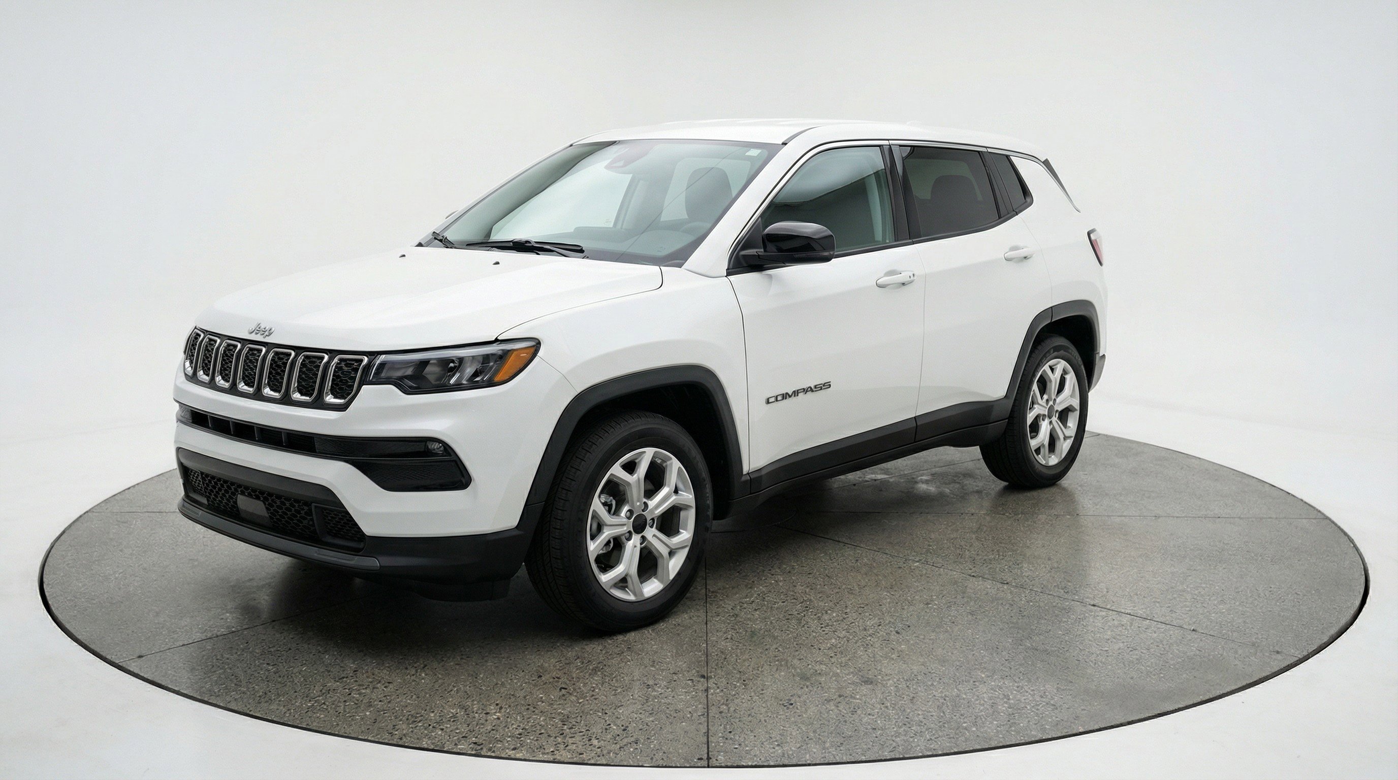 Used 2025 Jeep Compass Latitude image 3