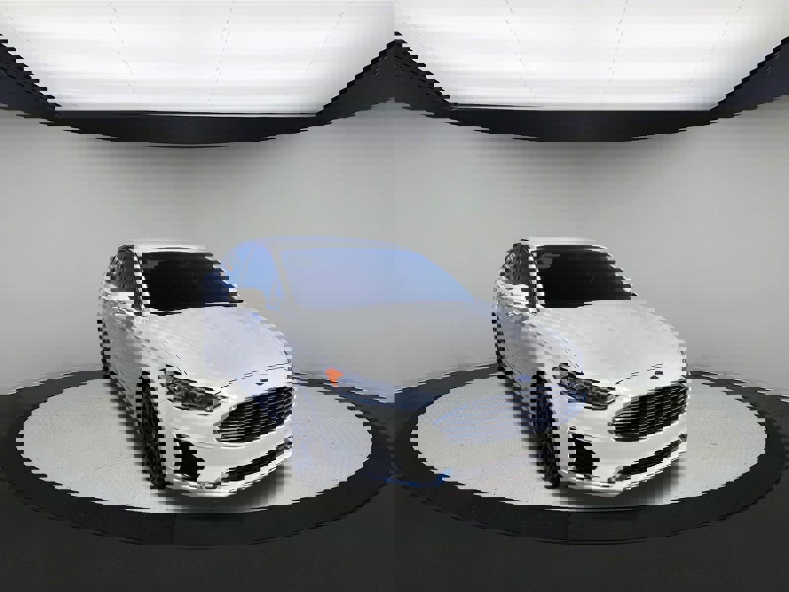 Used 2019 Ford Fusion SEL image 2