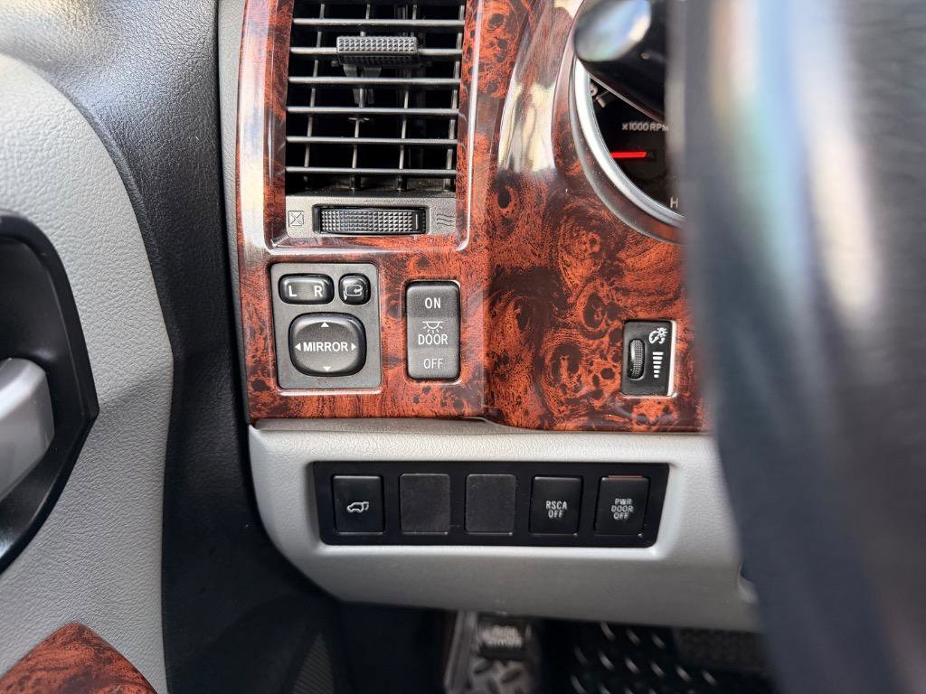 Used 2008 Toyota Sequoia Limited RWD image 10
