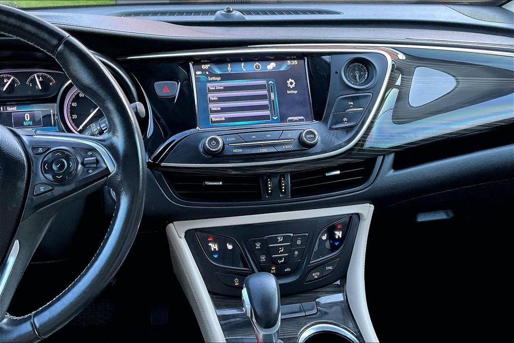 Used 2019 Buick Envision Essence image 9