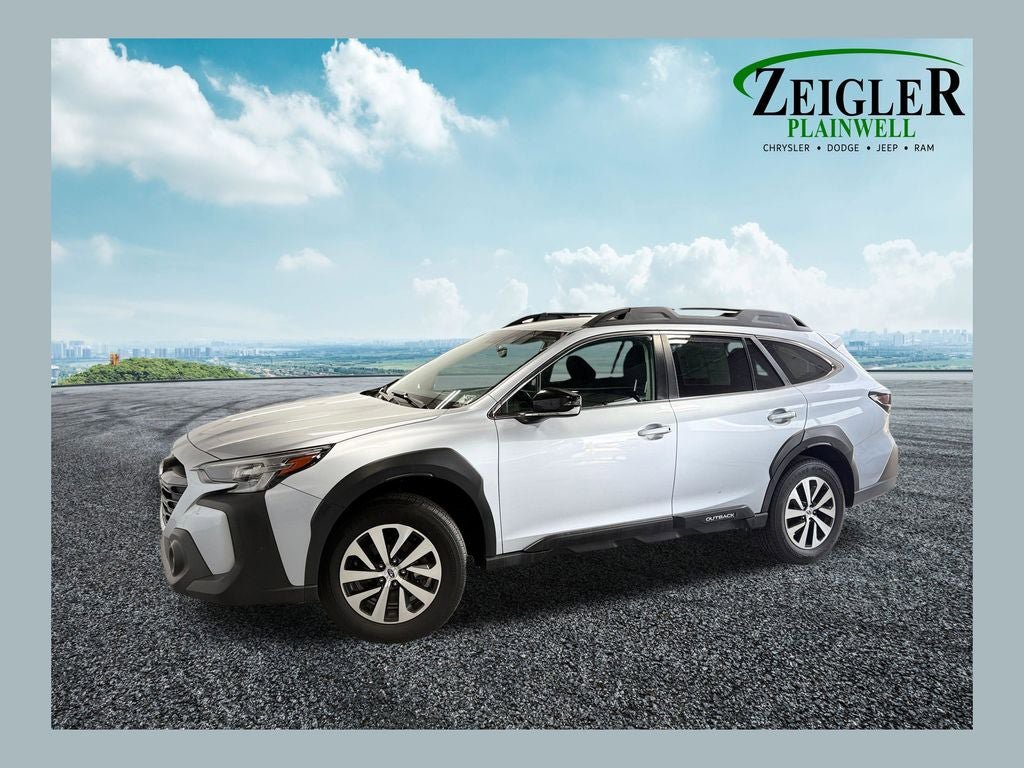 Used 2023 Subaru Outback Premium AWD/4WD image 1