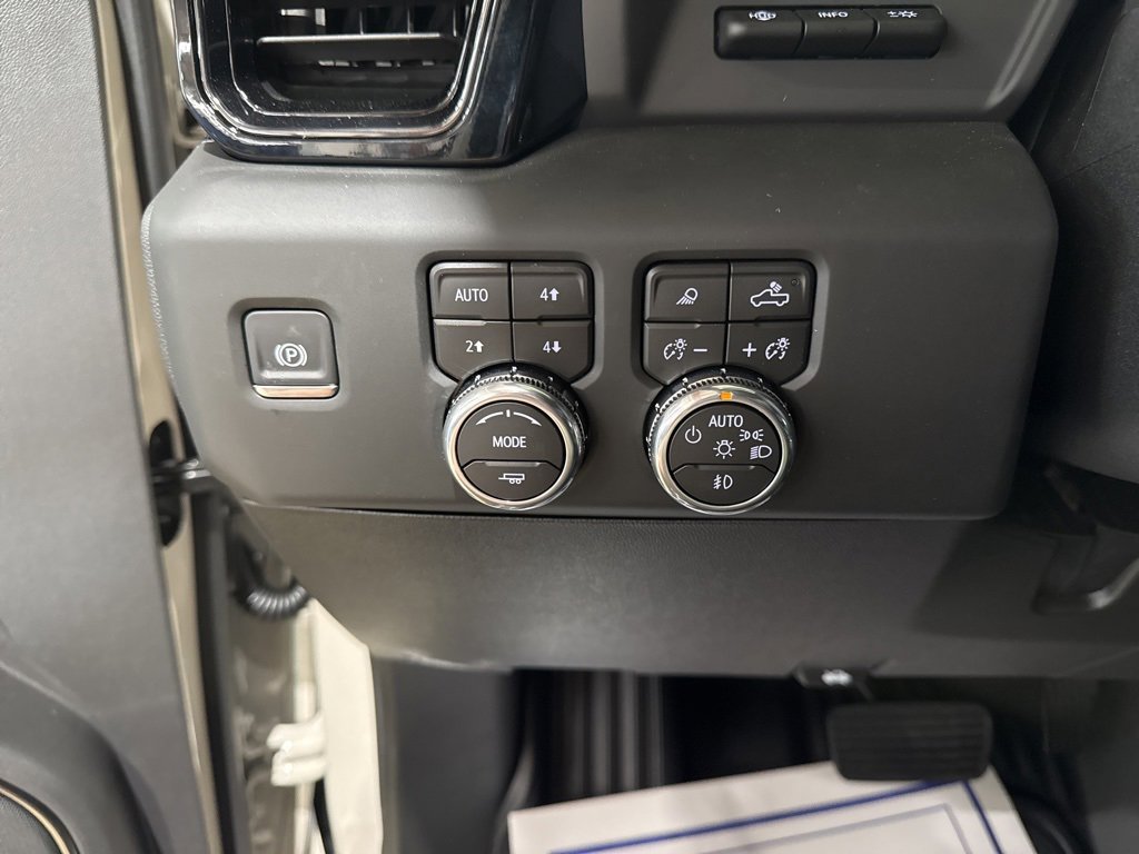 New 2026 GMC Sierra 2500 AT4 w/ AT4 Premium Plus Package image 24