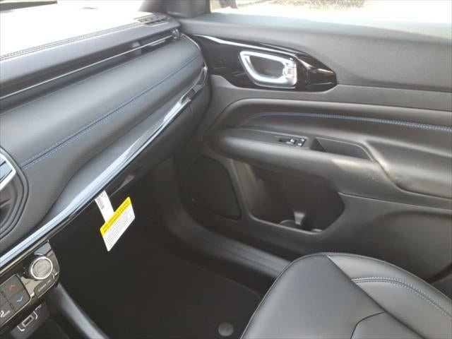 New 2026 Jeep Compass Latitude image 34