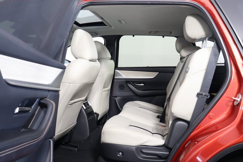 Certified 2024 MAZDA CX-90 Plug-In Hybrid w/ Preferred AWD/4WD image 12