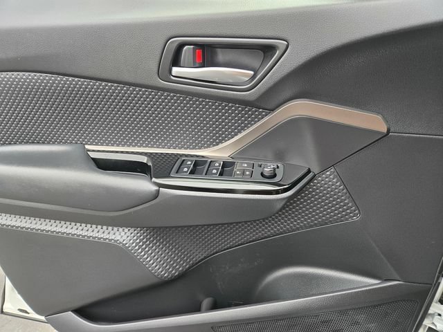 Used 2019 Toyota C-HR XLE FWD image 20