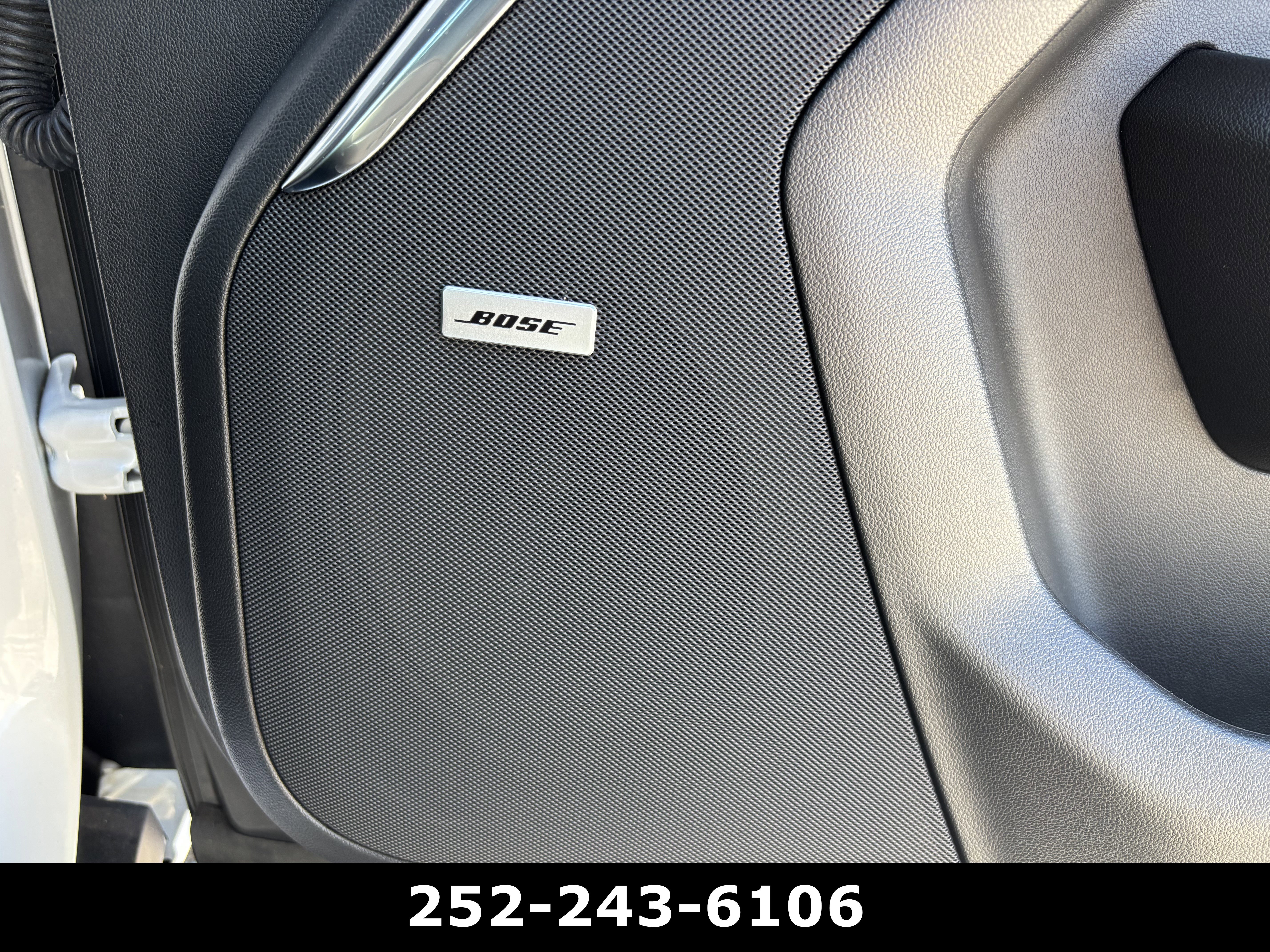 Used 2025 Chevrolet Tahoe High Country AWD/4WD image 19