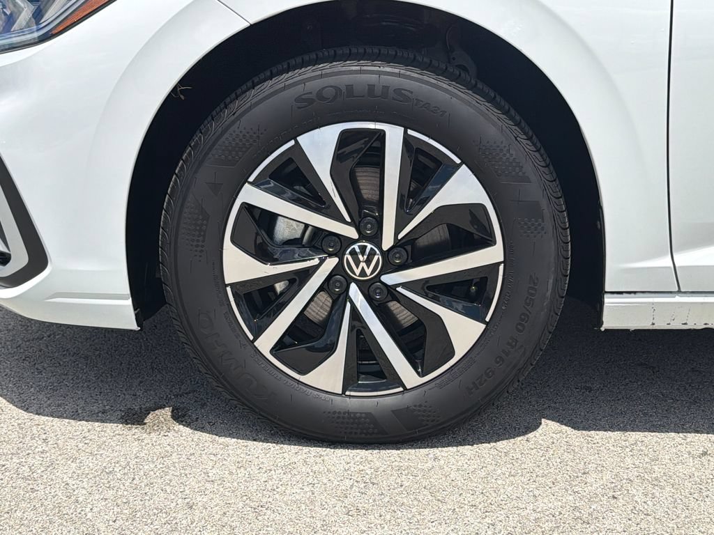 Certified 2025 Volkswagen Jetta S FWD image 28