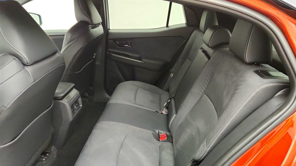 Used 2026 Toyota C-HR AWD/4WD image 18