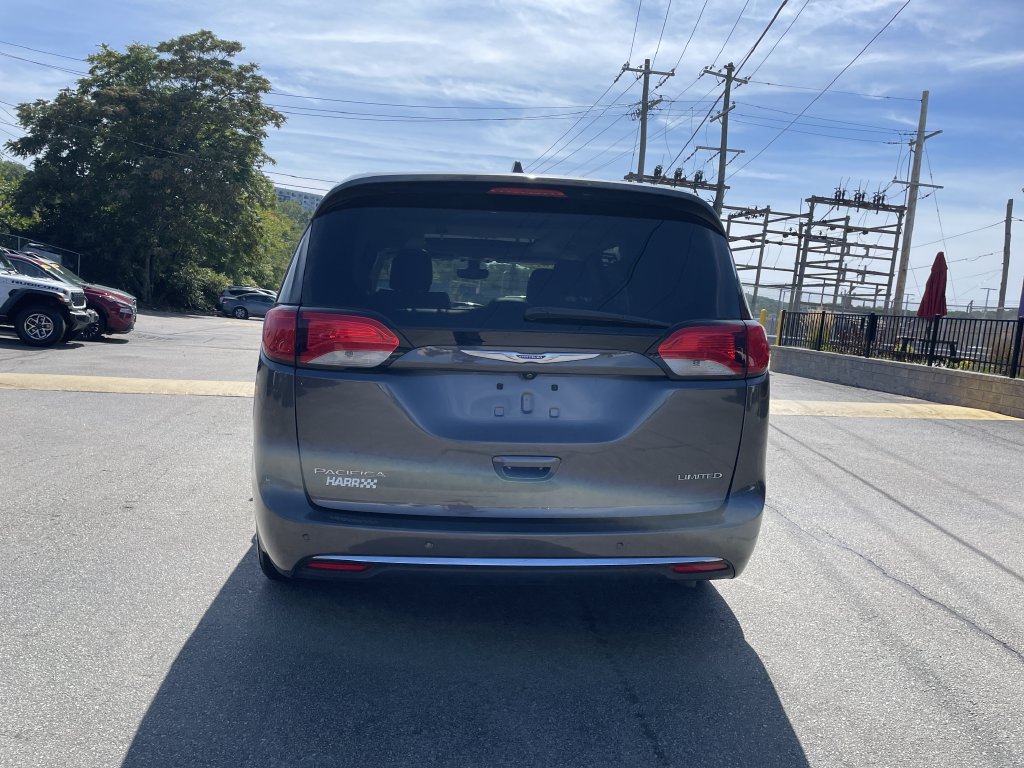 Certified 2019 Chrysler Pacifica Limited FWD image 4