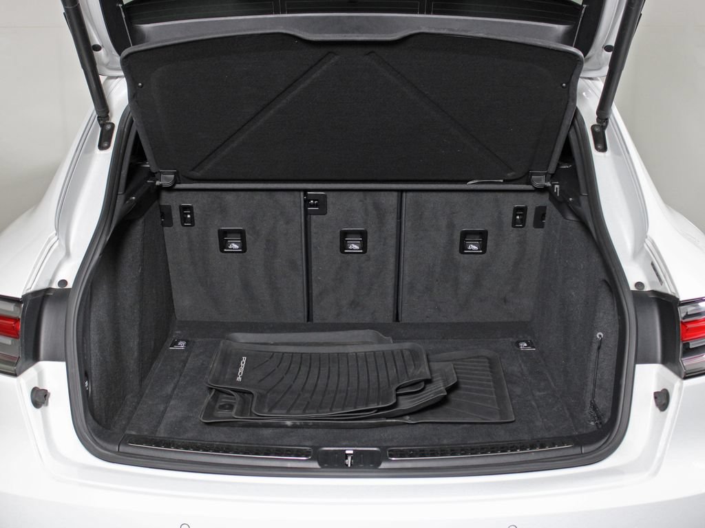 Certified 2021 Porsche Macan AWD/4WD image 42