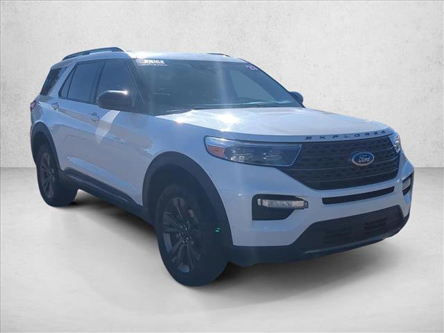 Used 2023 Ford Explorer XLT w/ Equipment Group 202A image 3