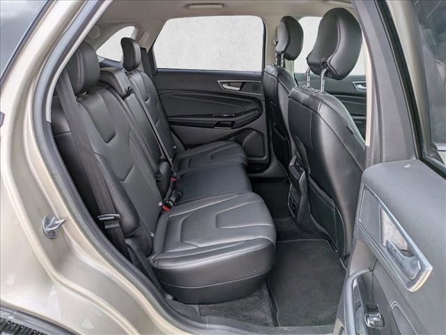 Used 2018 Ford Edge Titanium w/ Technology Package FWD image 19