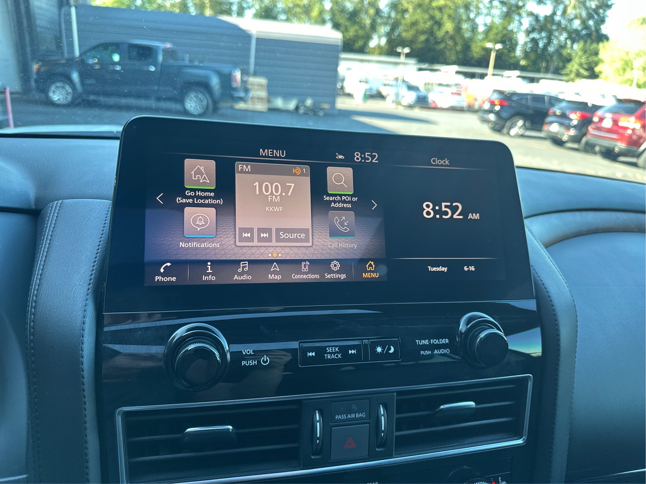 Used 2024 Nissan Armada SL AWD/4WD image 14