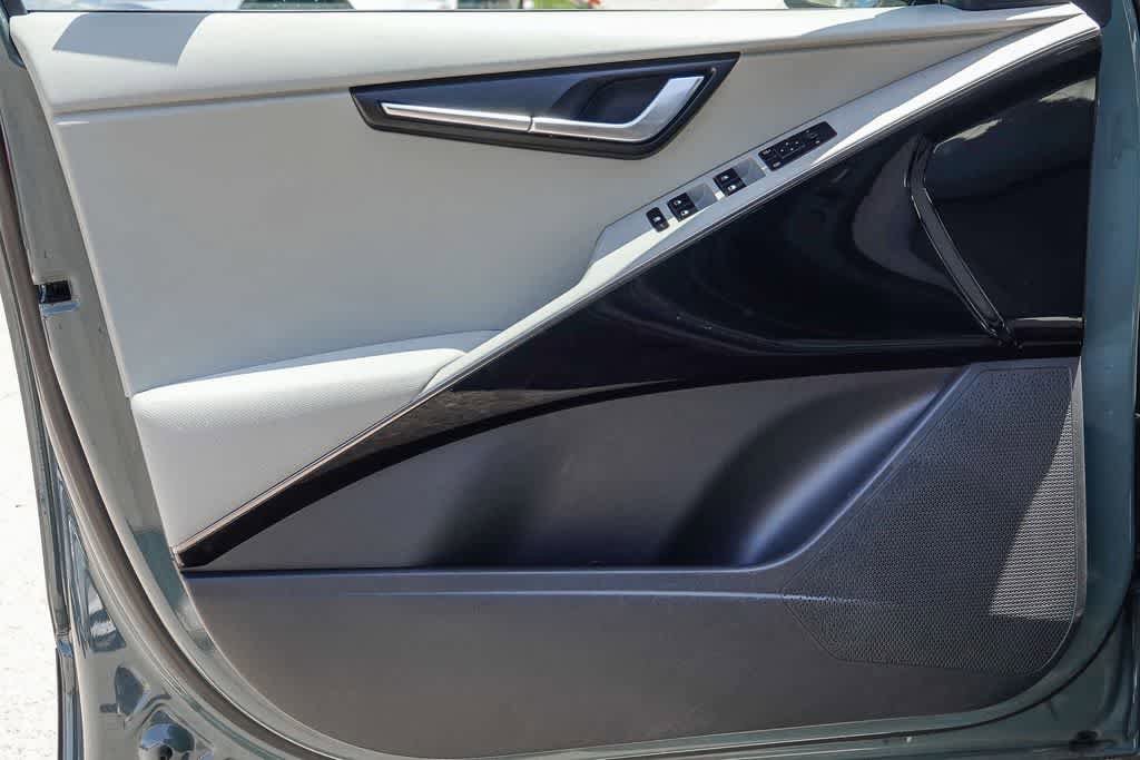 Certified 2023 Kia Niro Wind FWD image 18