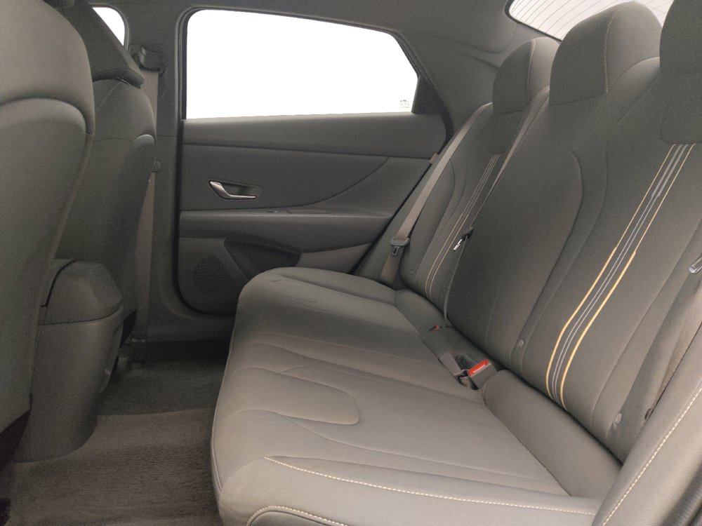 Used 2025 Hyundai Elantra Sport FWD image 18