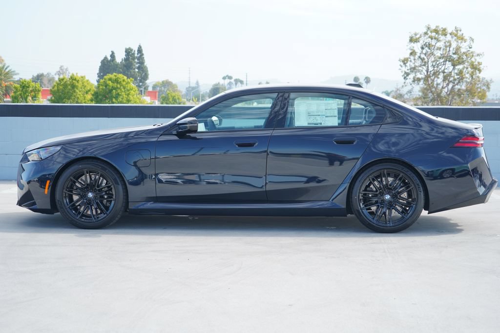 New 2027 BMW M5 w/ Executive Package AWD/4WD image 4