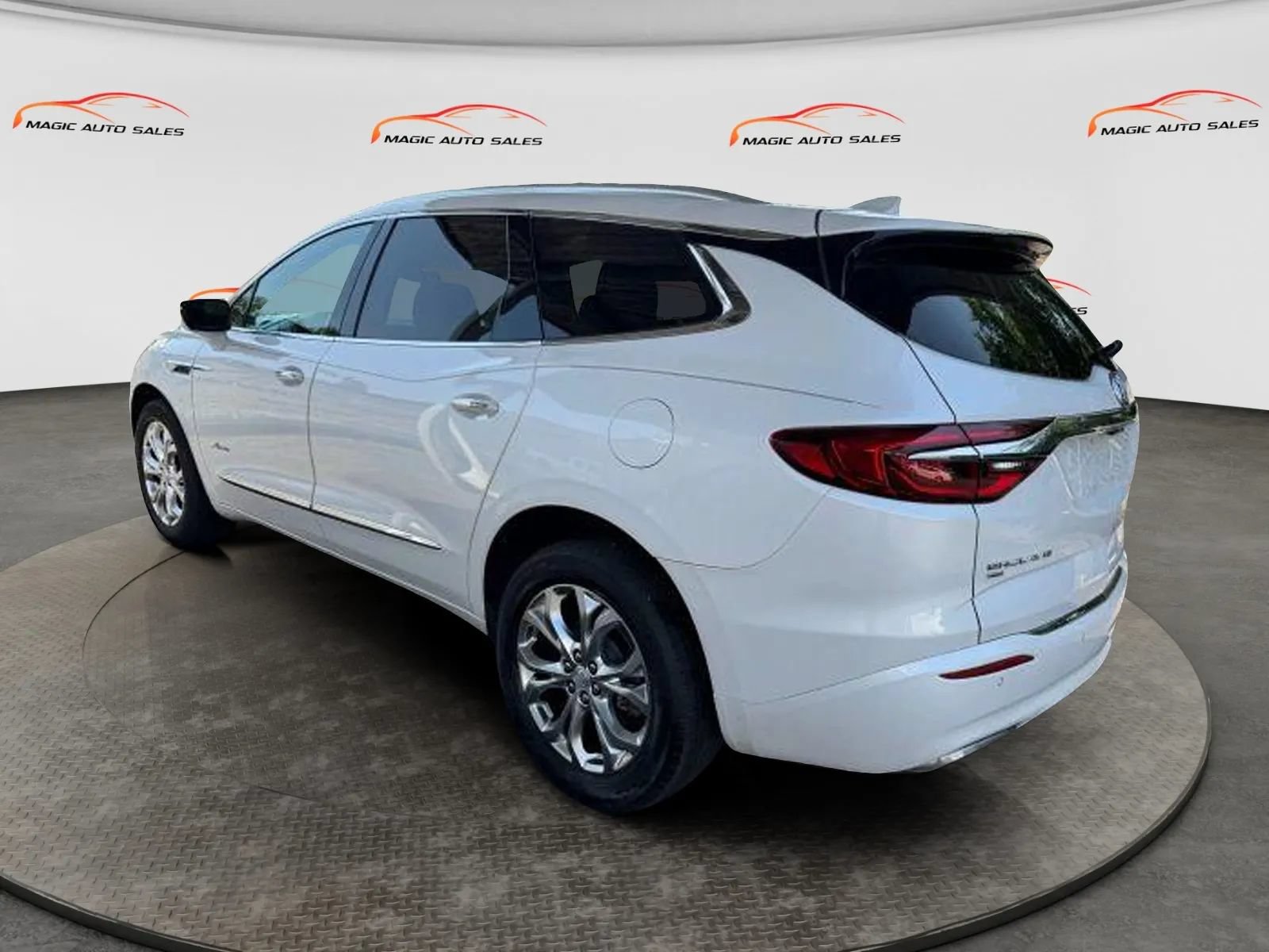 Used 2021 Buick Enclave Avenir w/ Avenir Technology Package AWD/4WD image 11