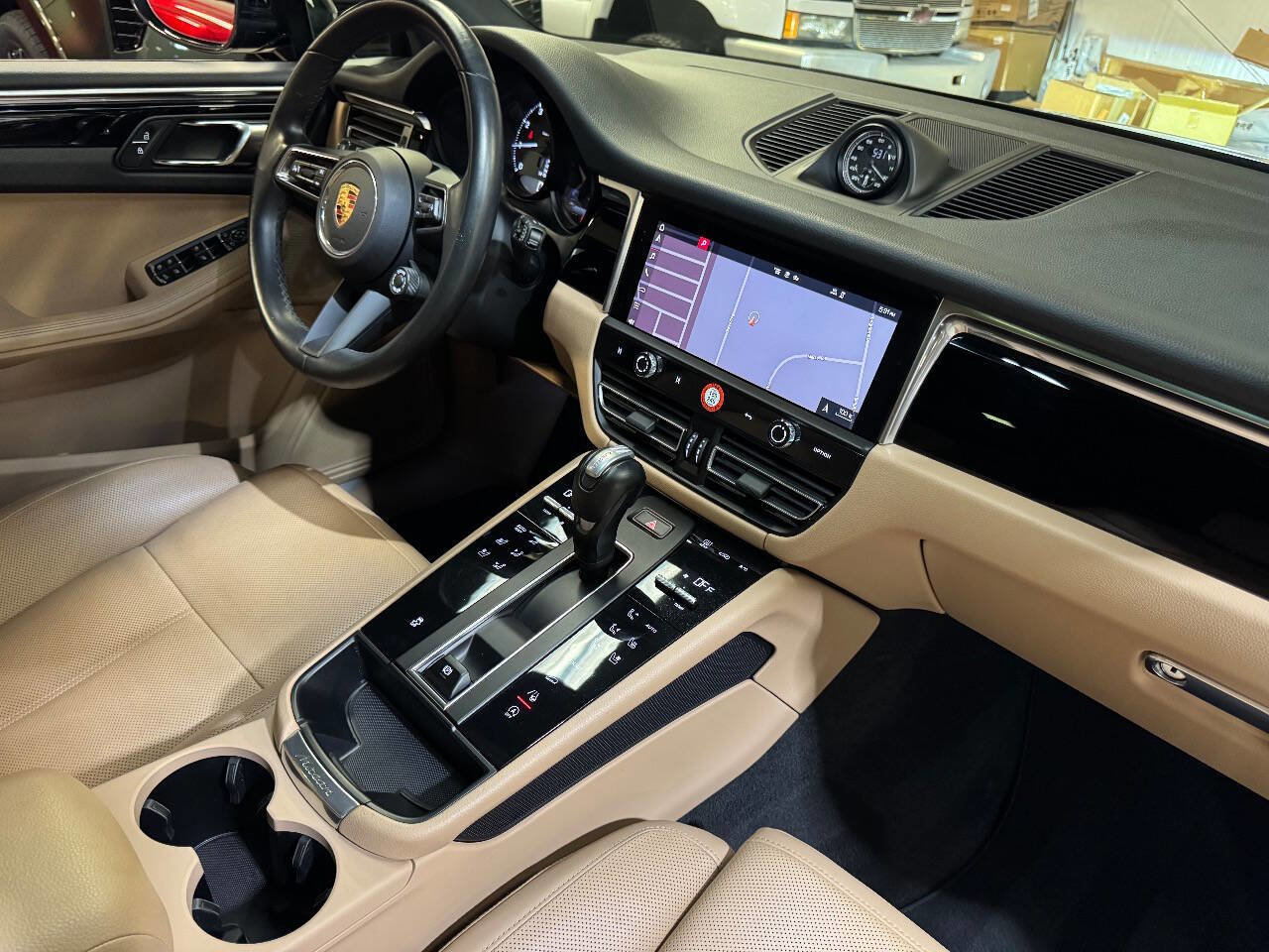 Used 2024 Porsche Macan w/ Premium Plus Package image 54