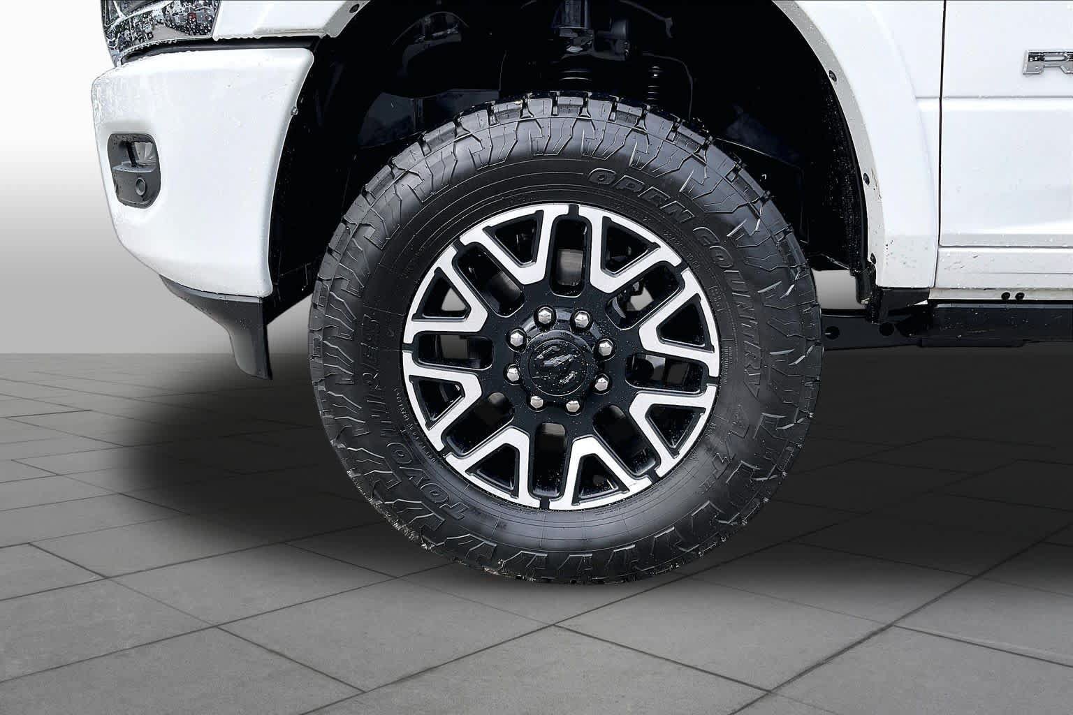Used 2025 RAM 2500 Limited AWD/4WD image 11