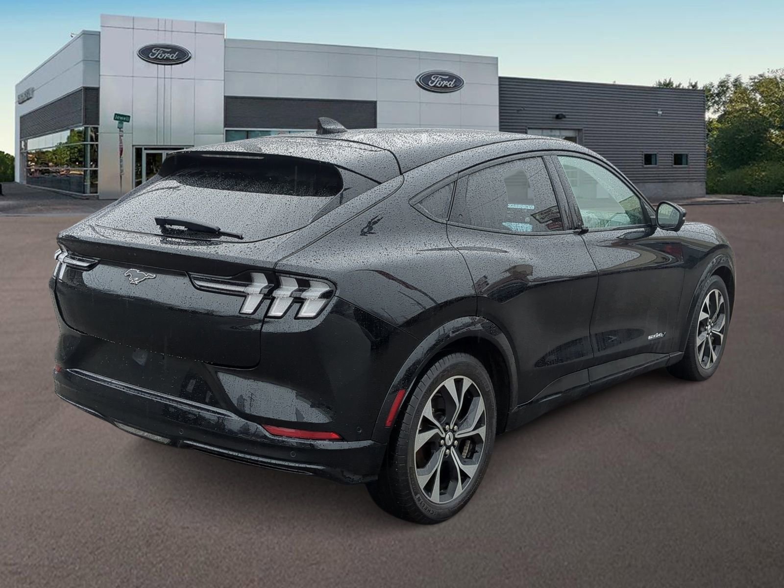 Used 2021 Ford Mustang Mach-E Premium image 11